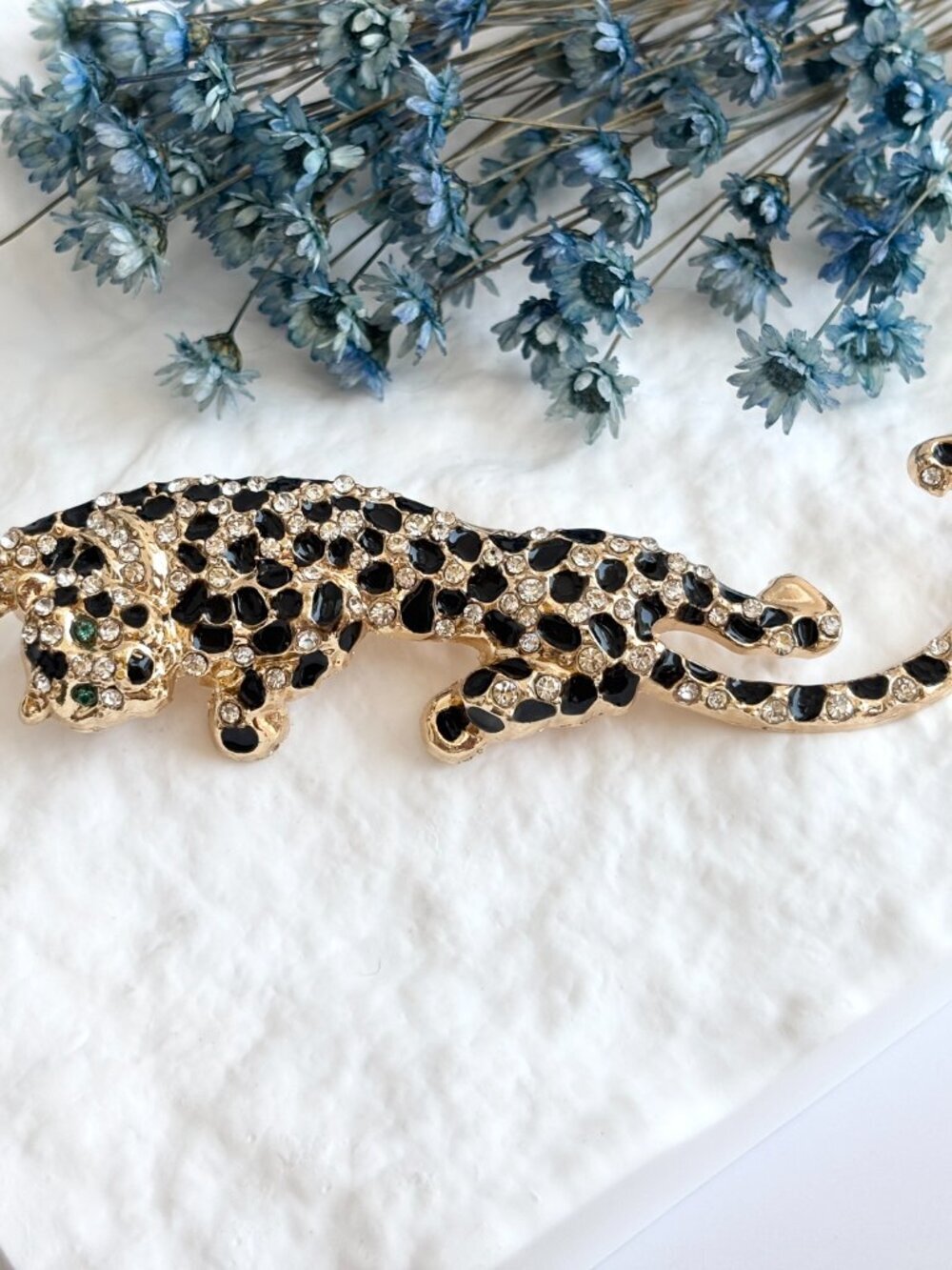 Climbling Leopard Figural Gold Toned Black Rhinestone Vintage Insp Brooch Pin - Picture 13 of 13